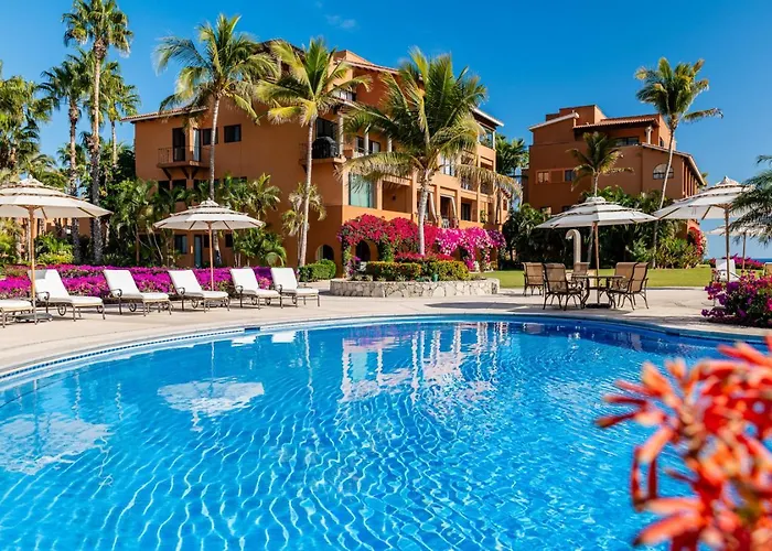 Casa Del Mar Elegant Two-story Oceanfront Escape *