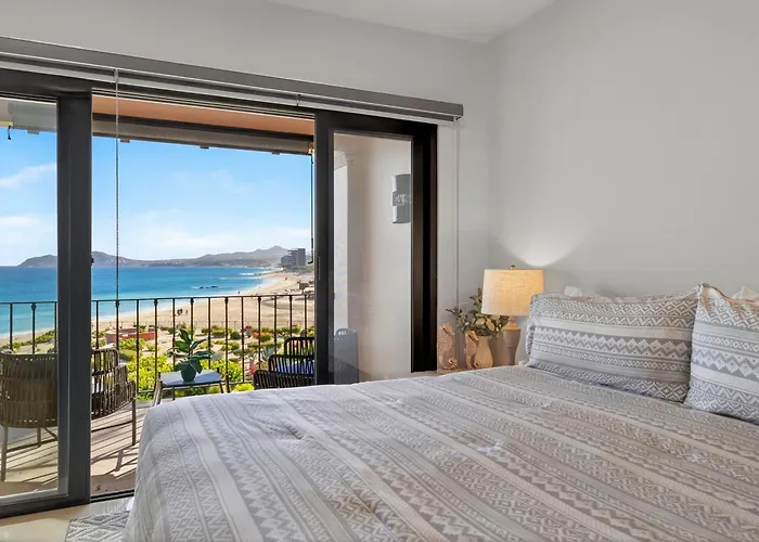 Casa Del Mar Elegant Two-story Oceanfront Escape Сasa de vacaciones *