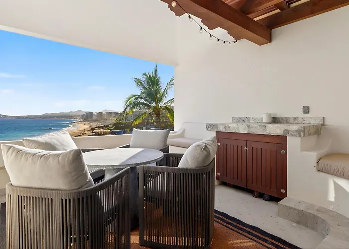 Casa Del Mar Elegant Two-story Oceanfront Escape San José del Cabo