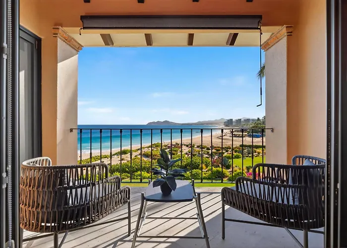 Casa Del Mar Elegant Two-story Oceanfront Escape Сasa de vacaciones
